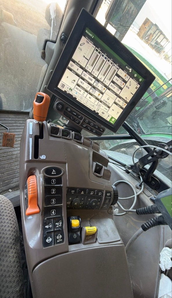 Tracteur JOHN DEERE 6215R - photo slide 16