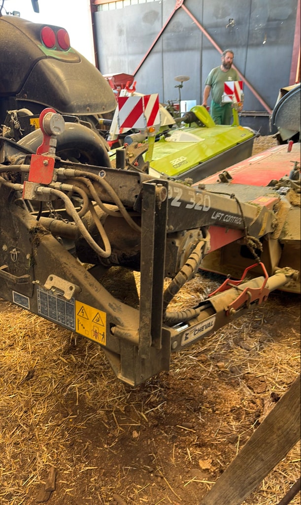 Faucheuse KUHN PZ 320 lift control - photo slide 8