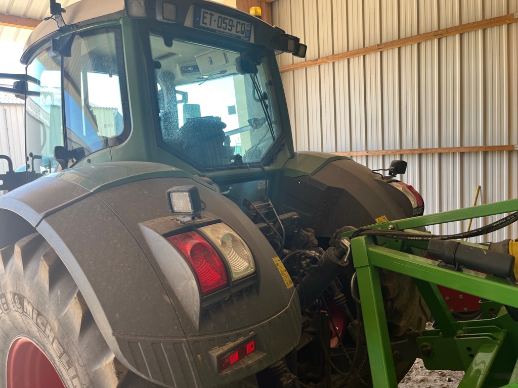 Tracteur FENDT 826 VARIO PROFI + - photo slide 7
