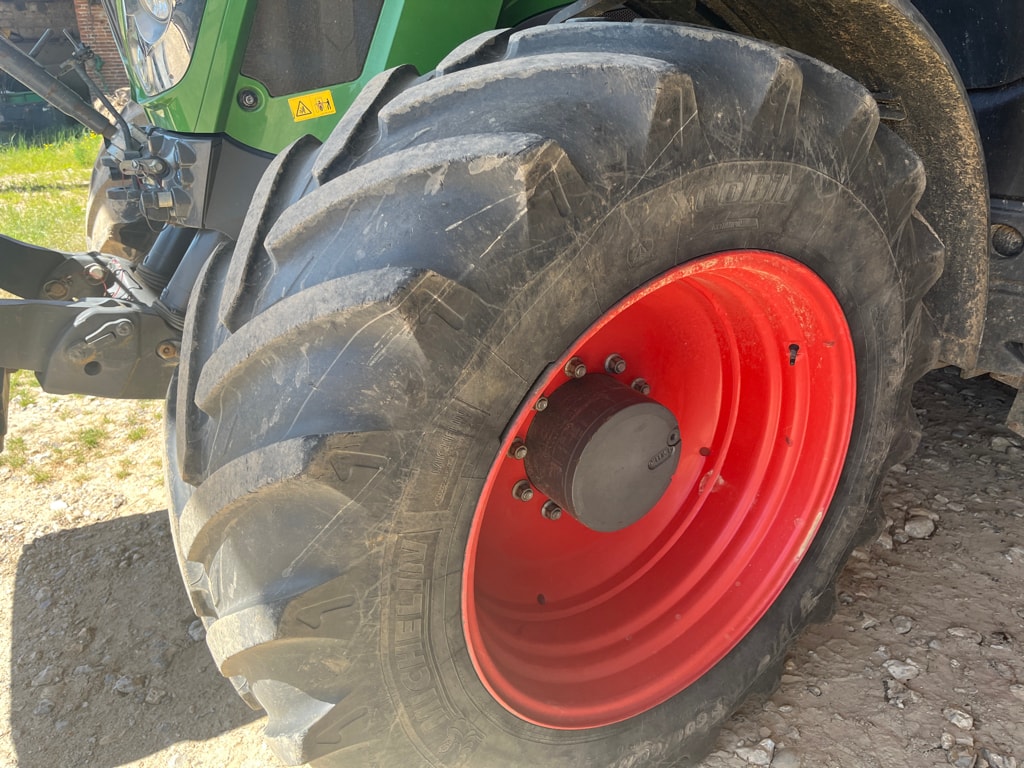 Tracteur FENDT 826 VARIO PROFI + - photo slide 9