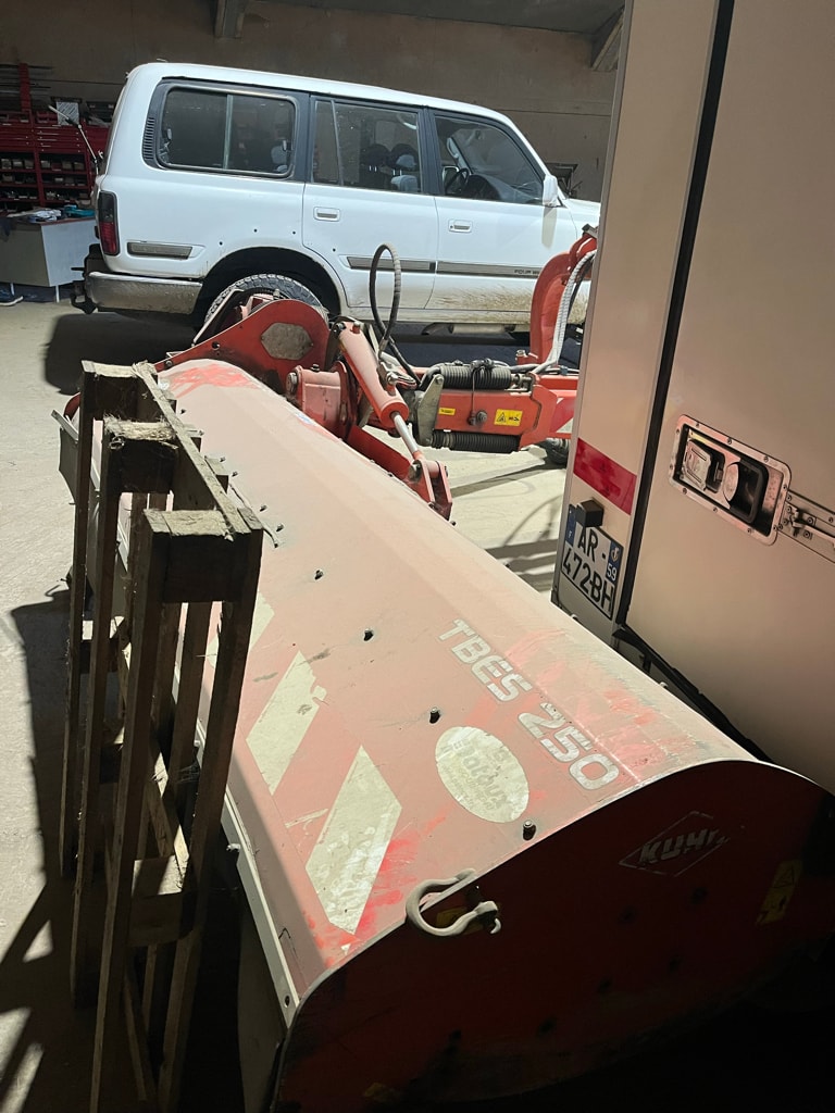 Broyeur KUHN TBES250 - photo slide 4