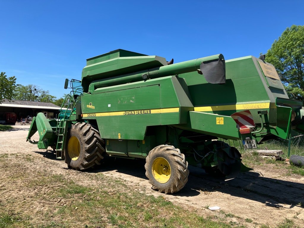 Moissonneuse JOHN DEERE 2264 - photo slide 3