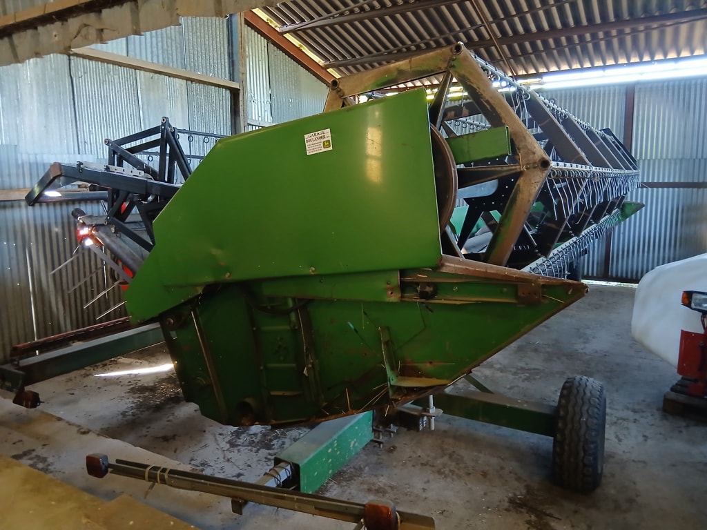 Moissonneuse JOHN DEERE 2264 - photo slide 18