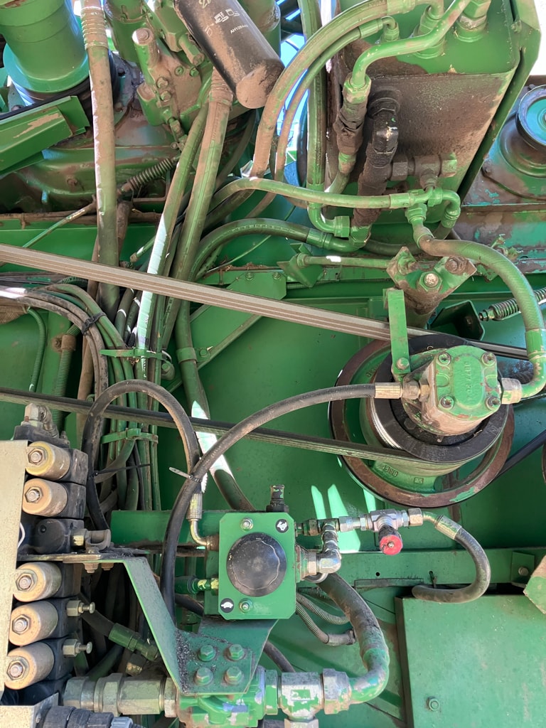 Moissonneuse JOHN DEERE 2264 - photo slide 22