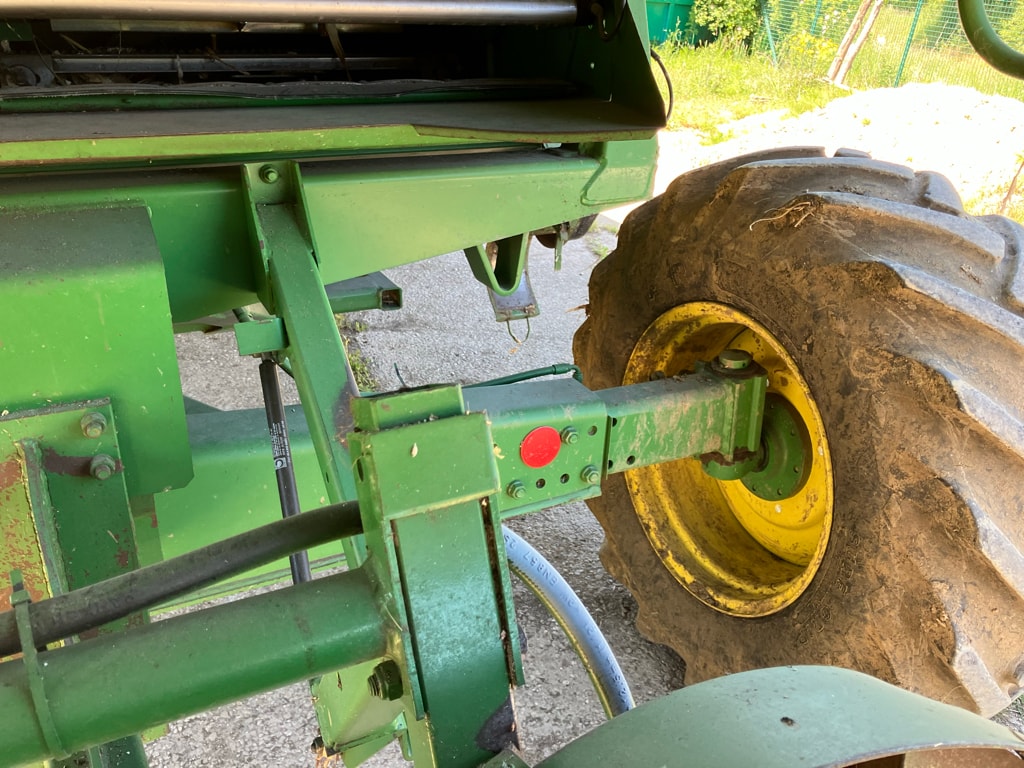 Moissonneuse JOHN DEERE 2264 - photo slide 29