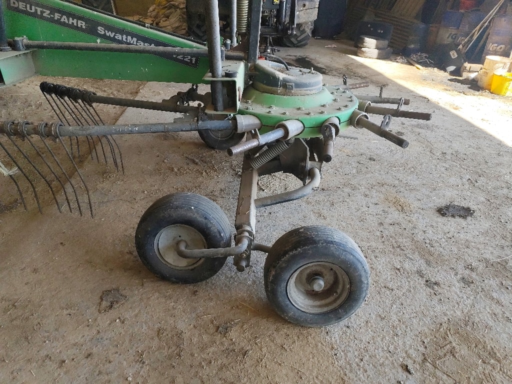 Andaineur DEUTZ FAHR Swatmaster4221 - photo slide 2