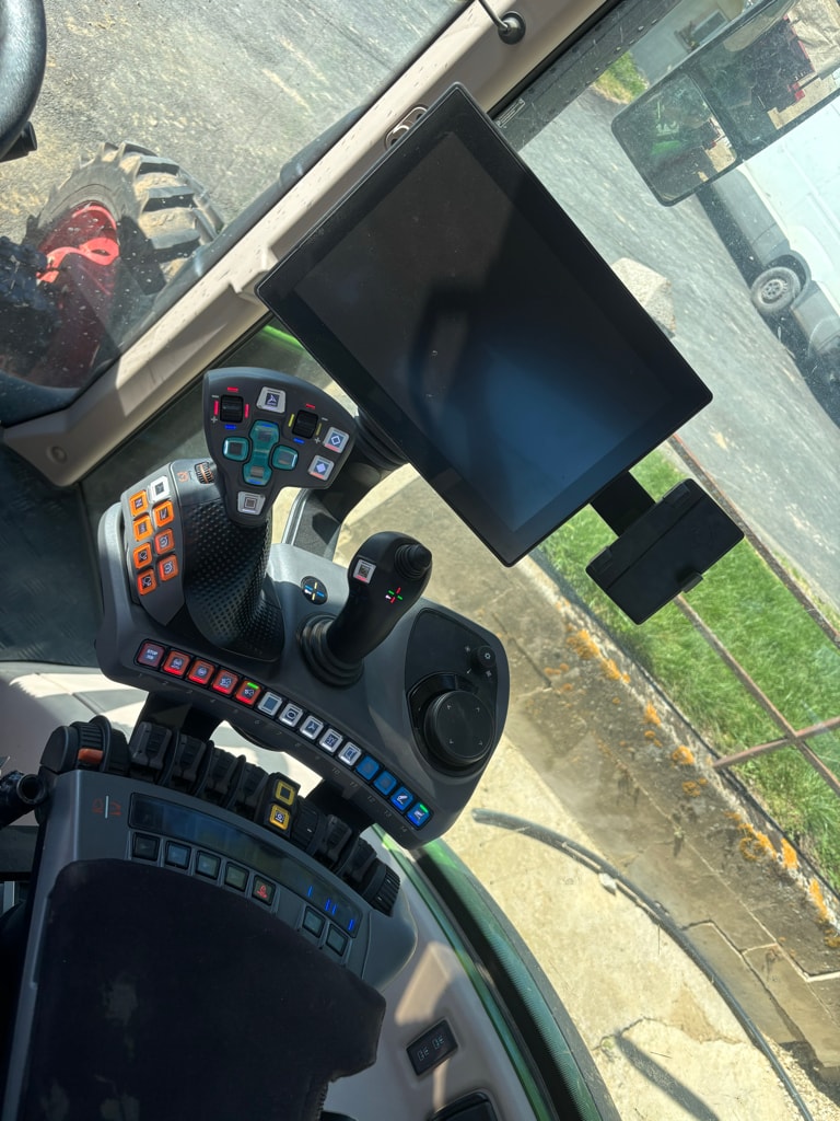 Tracteur FENDT 314 - photo slide 15
