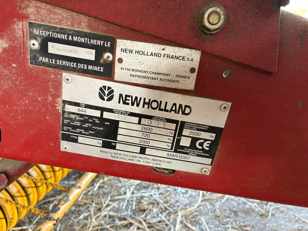 Presse balles rondes NEW HOLLAND 648 - photo slide 6
