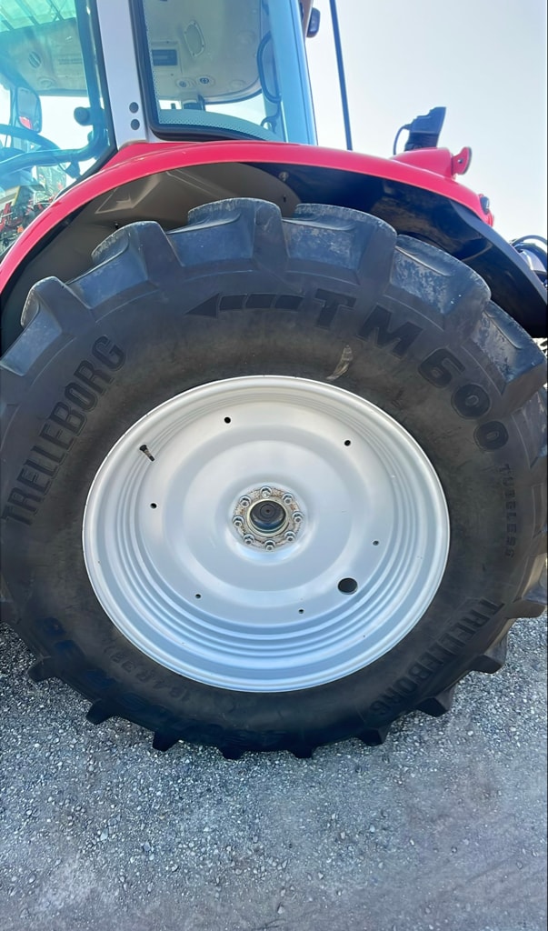 Tracteur MASSEY F MF5S.135 - photo slide 3