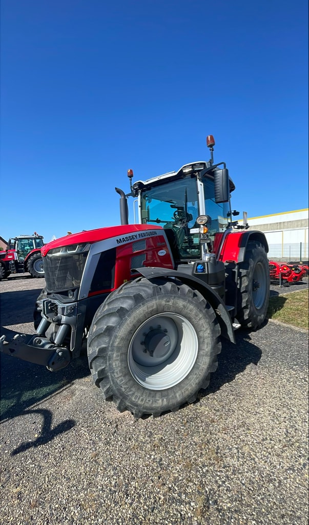 Tracteur MASSEY FERGUSON MF8S.245 D7 - photo slide 1