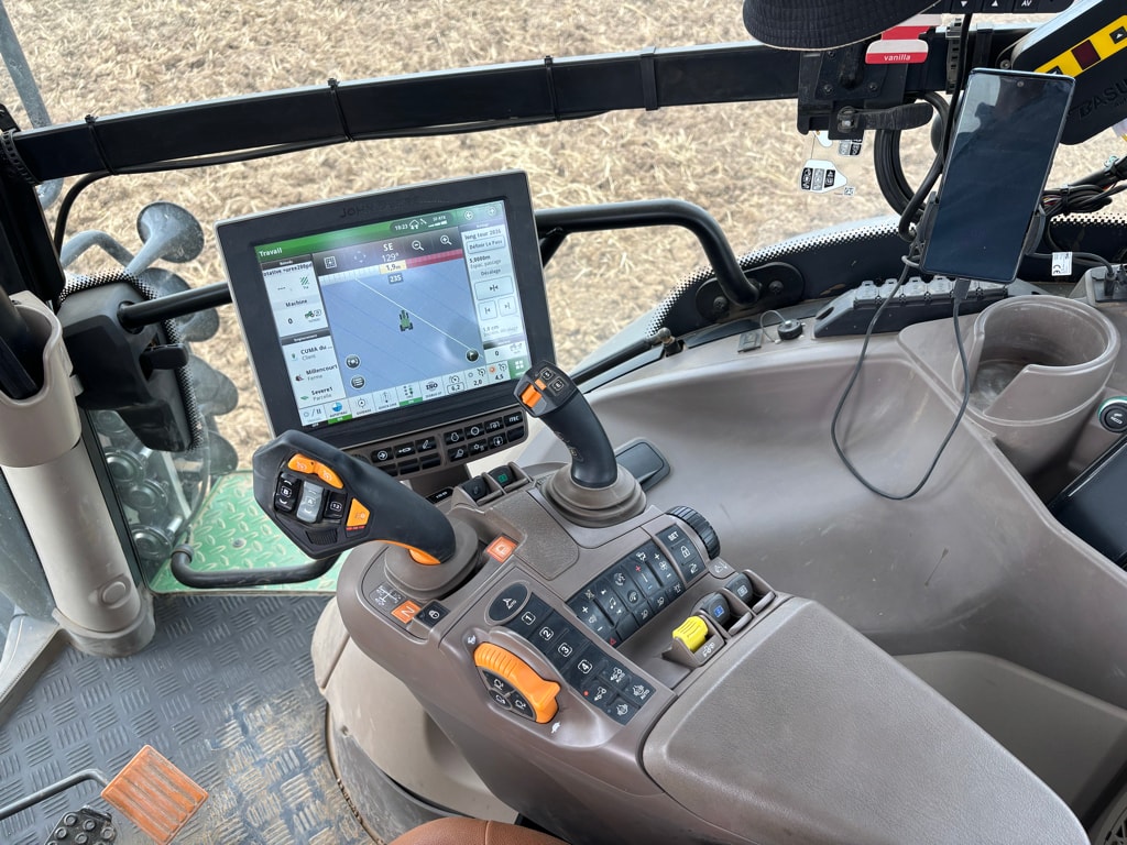 Tracteur JOHN DEERE 6R250 - photo slide 12