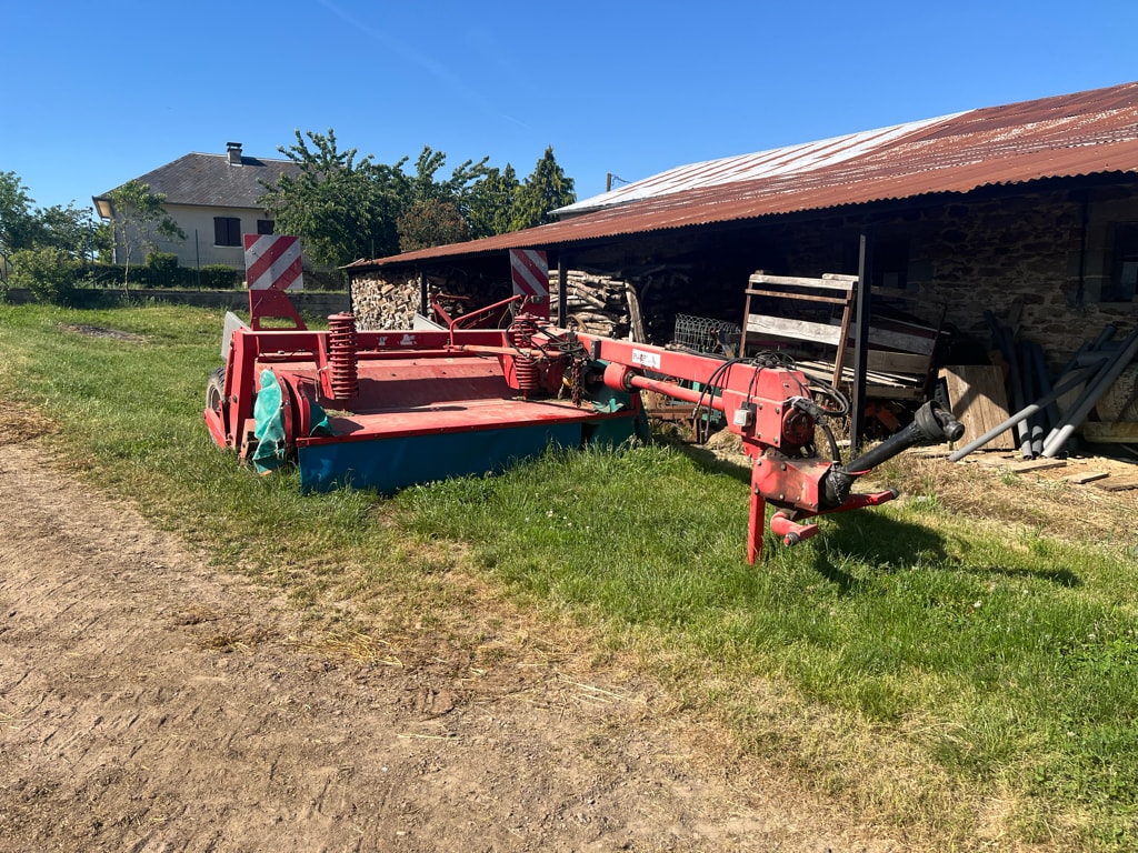 Faucheuse conditionneuse TAARUP 332 - photo slide 1