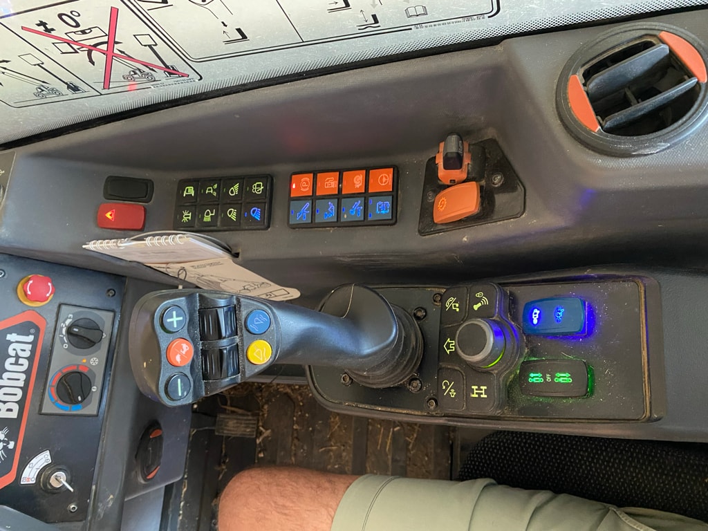 Telescopique BOBCAT TL 38.70 HF AGRI - photo slide 22