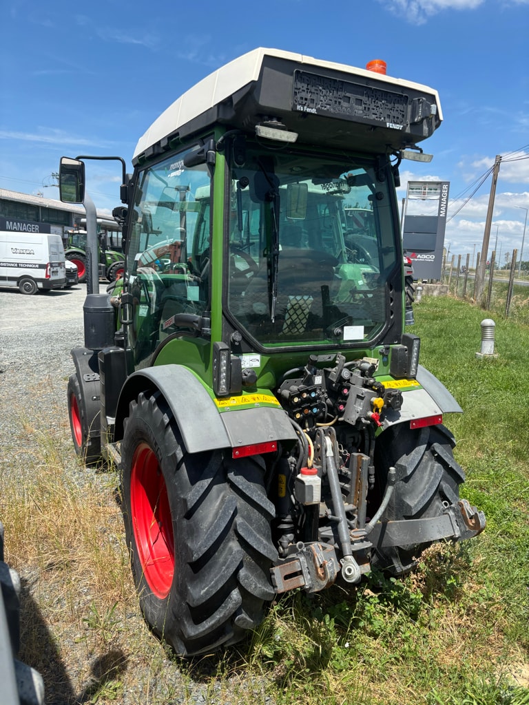 Tracteur FENDT 211V - photo slide 4