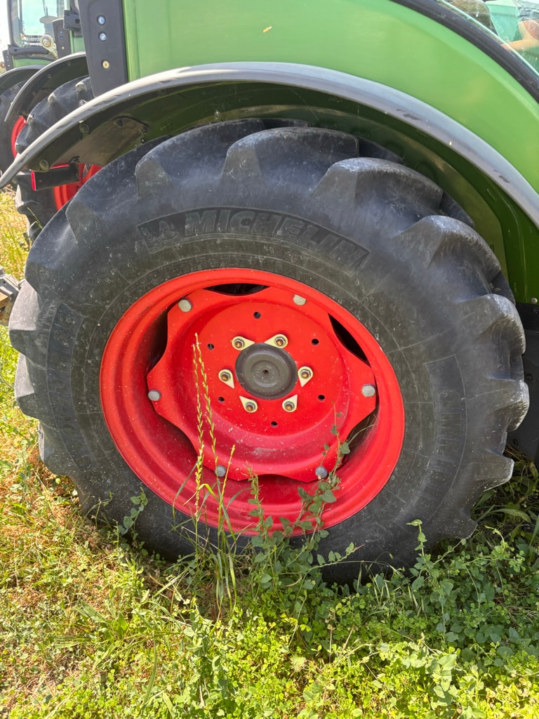 Tracteur FENDT 211V - photo slide 7