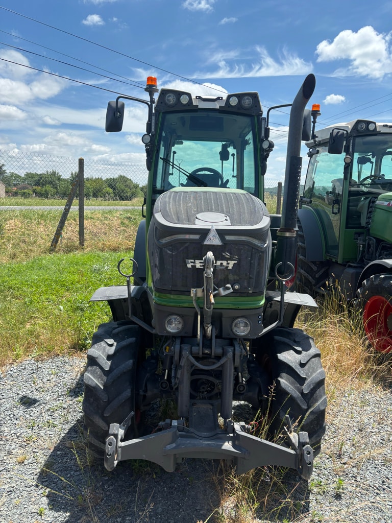 Tracteur FENDT 211V - photo slide 9
