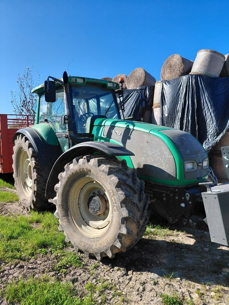 Tracteur VALTRA T 160 - photo slide 1