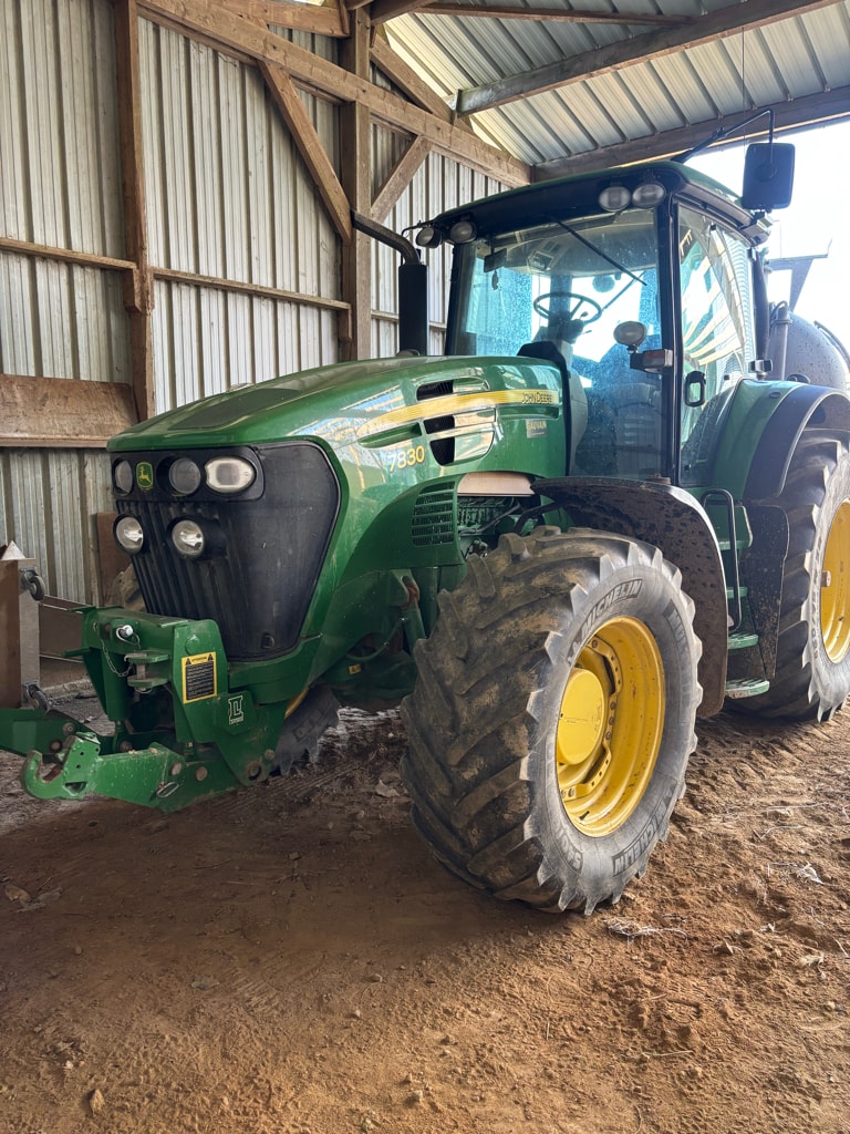 Tracteur JOHN DEERE 7830 - photo slide 1