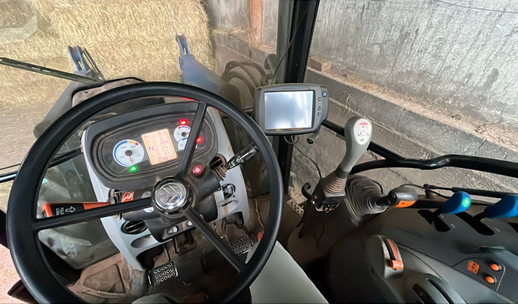 Tracteur chargeur NEW HOLLAND T5.105 EC - photo slide 17