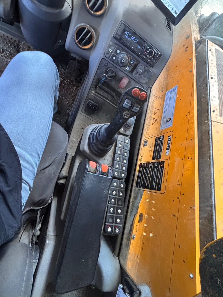 Telescopique JCB 542.70 Agriextra - photo slide 16