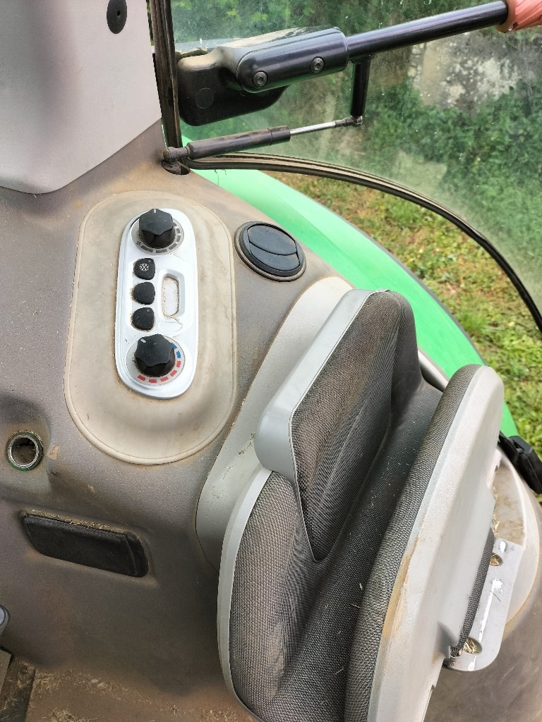 Tracteur DEUTZ FAHR 6210 CSHIFT AGROTRON - photo slide 11
