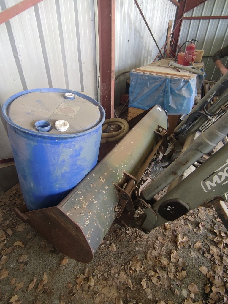 Tracteur chargeur RENAULT CERES 85 X - photo slide 12