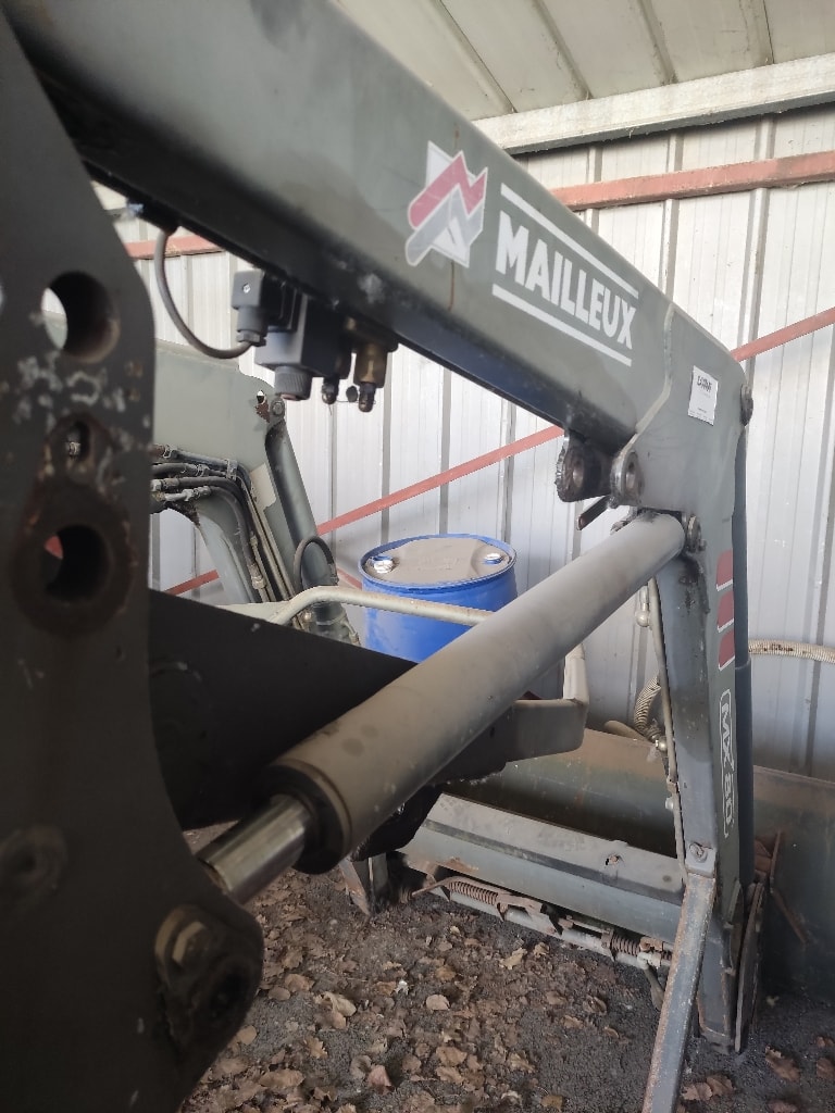 Tracteur chargeur RENAULT CERES 85 X - photo slide 13