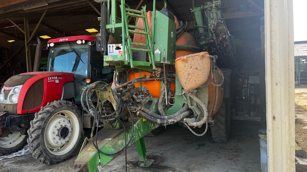 Pulverisateur AMAZONE UX 4200 - photo slide 2