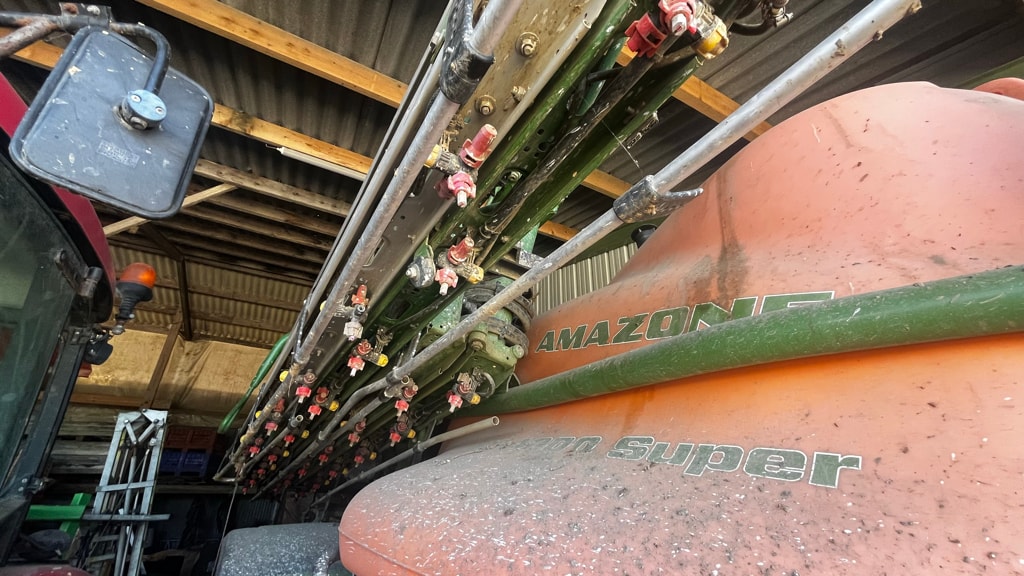 Pulverisateur AMAZONE UX 4200 - photo slide 10