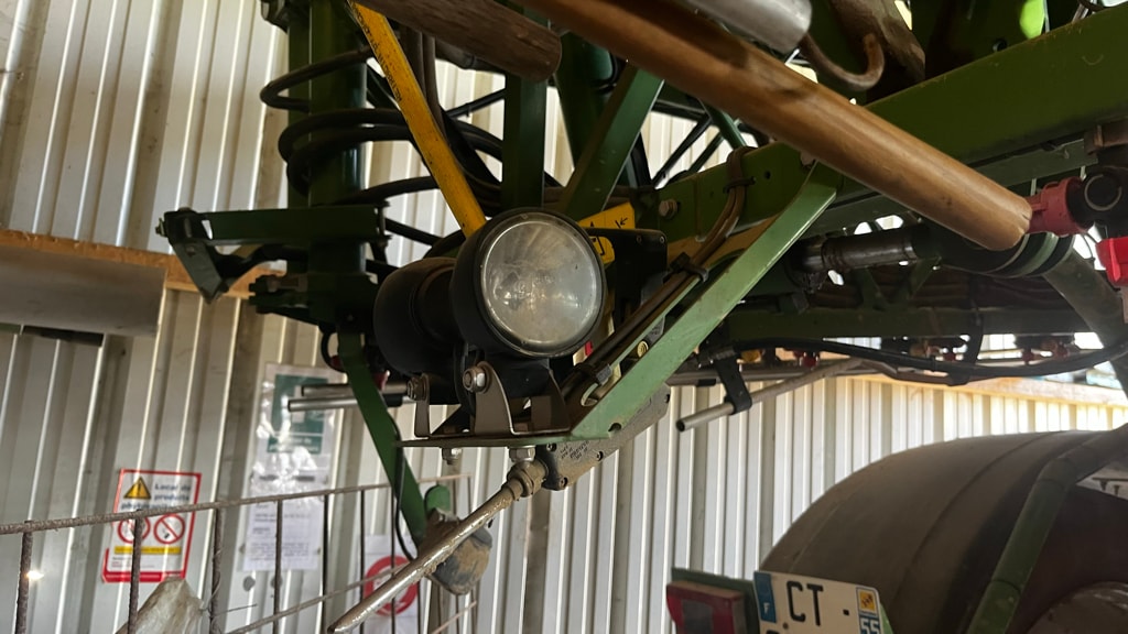 Pulverisateur AMAZONE UX 4200 - photo slide 11