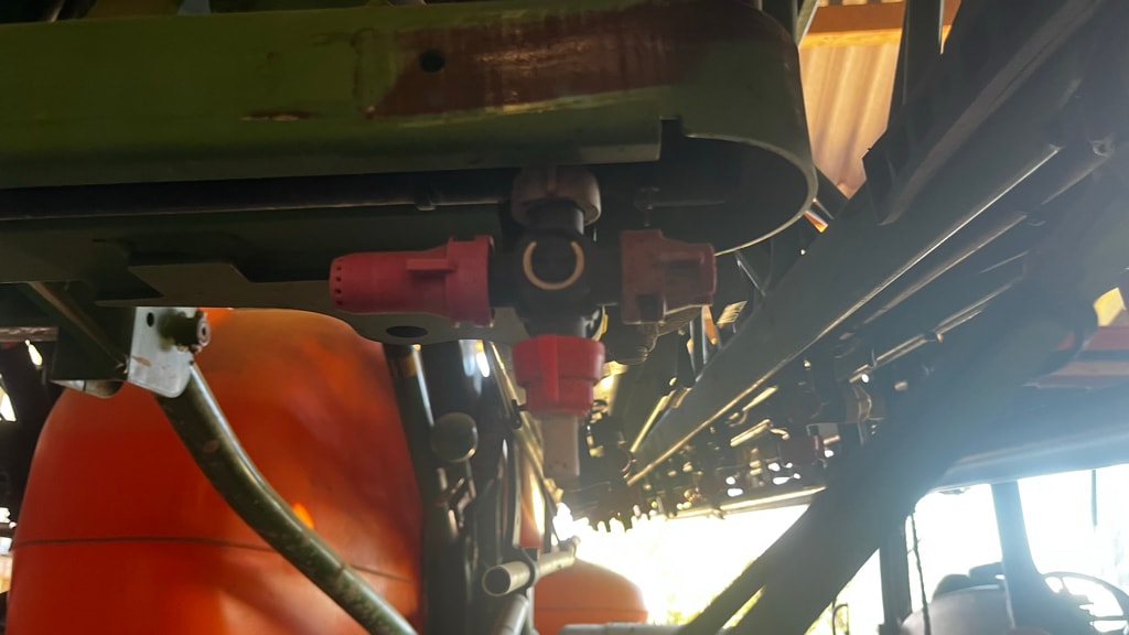 Pulverisateur AMAZONE UX 4200 - photo slide 12