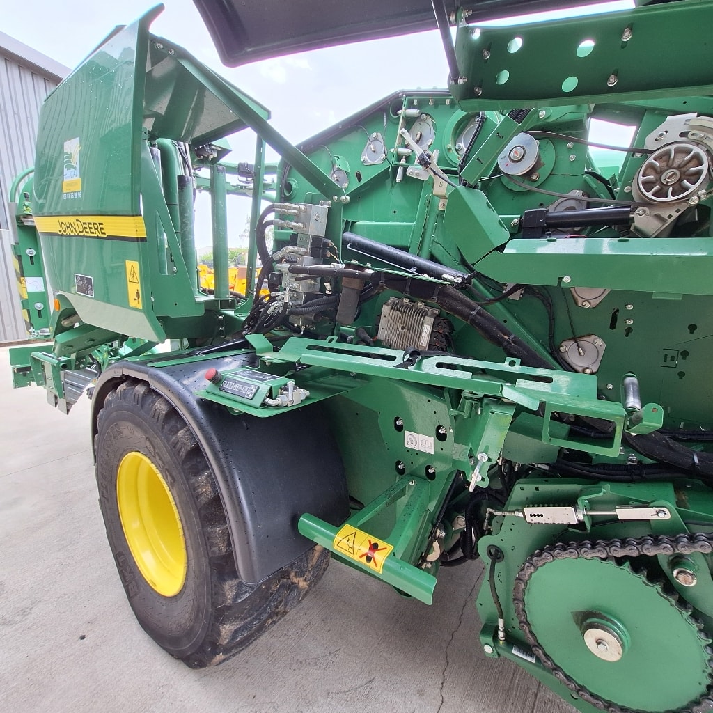 Presse enrubanneuse JOHN DEERE C441r  - photo slide 18