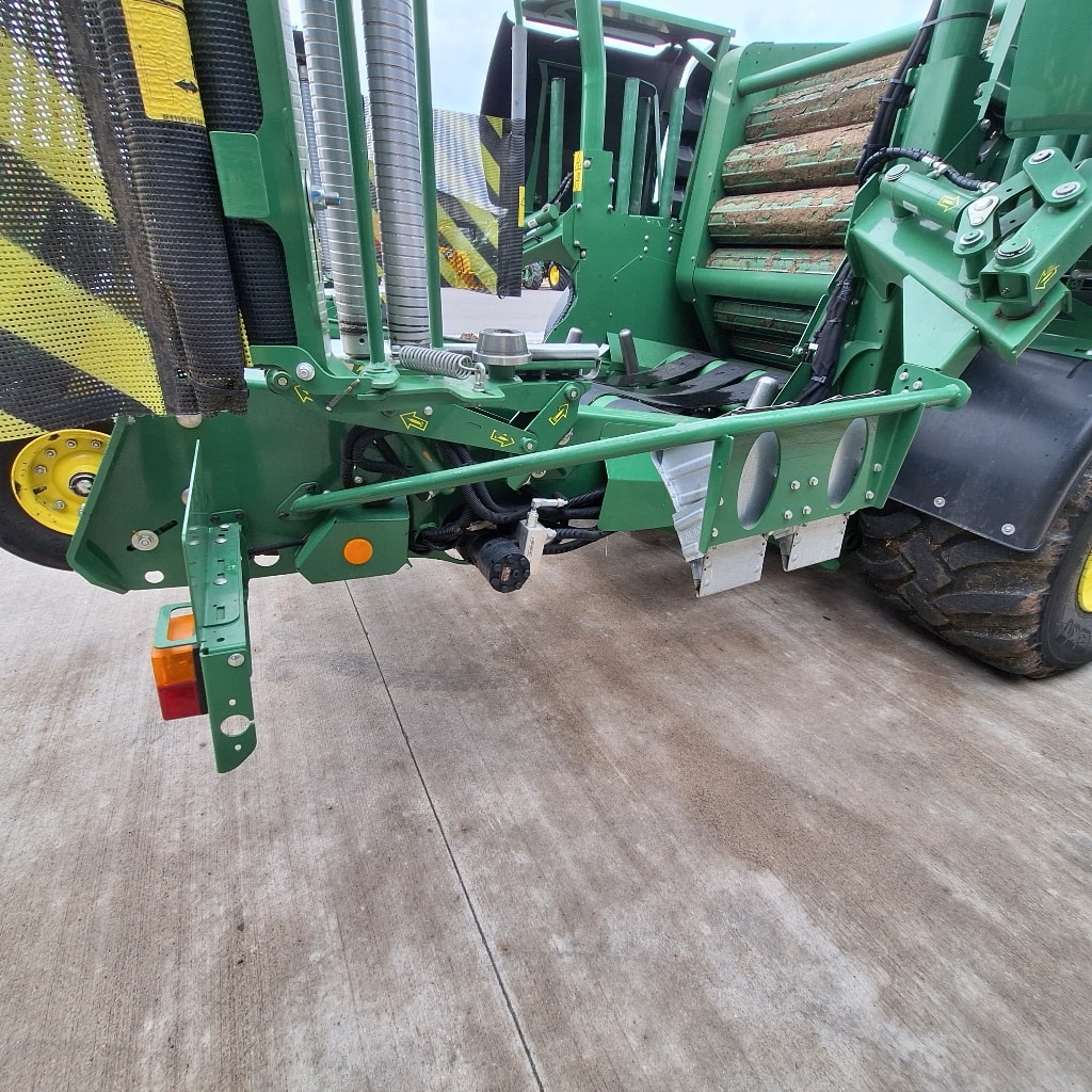 Presse enrubanneuse JOHN DEERE C441r  - photo slide 20