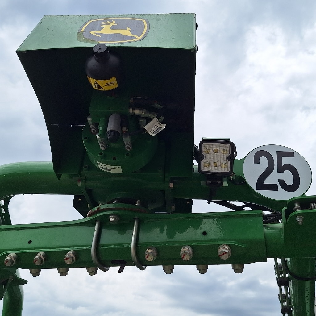 Presse enrubanneuse JOHN DEERE C441r  - photo slide 23