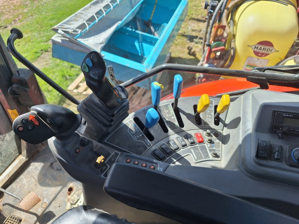Tracteur KUBOTA M7133 FL - photo slide 13