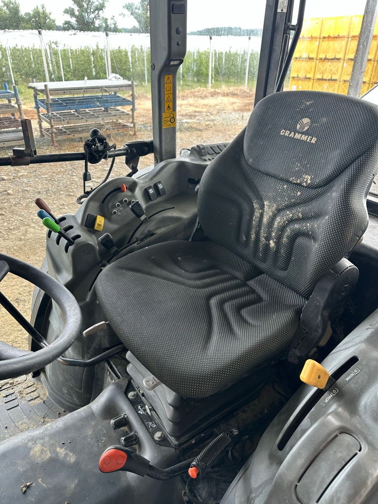 Tracteur fruitier VALTRA F 105 - photo slide 17