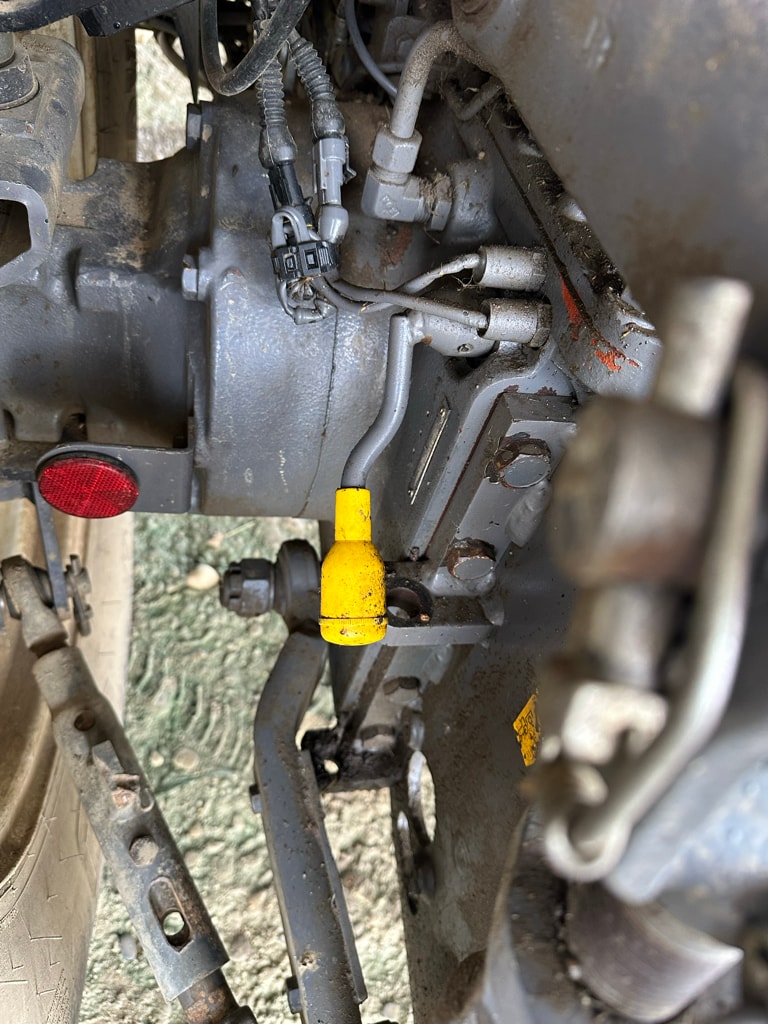 Tracteur fruitier VALTRA F 105 - photo slide 7