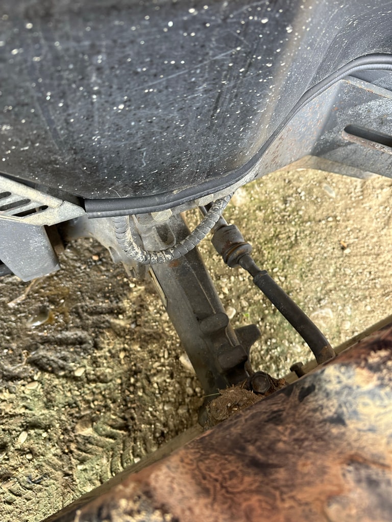 Tracteur fruitier VALTRA F 105 - photo slide 12