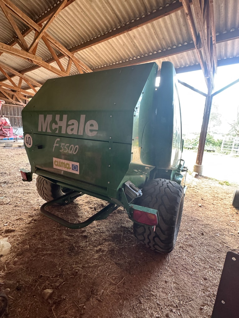 Presse balles rondes MC HALE F5500 - photo slide 3