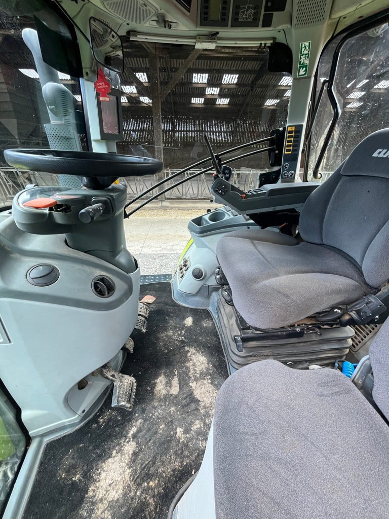 Tracteur CLAAS ARION 630 - photo slide 11