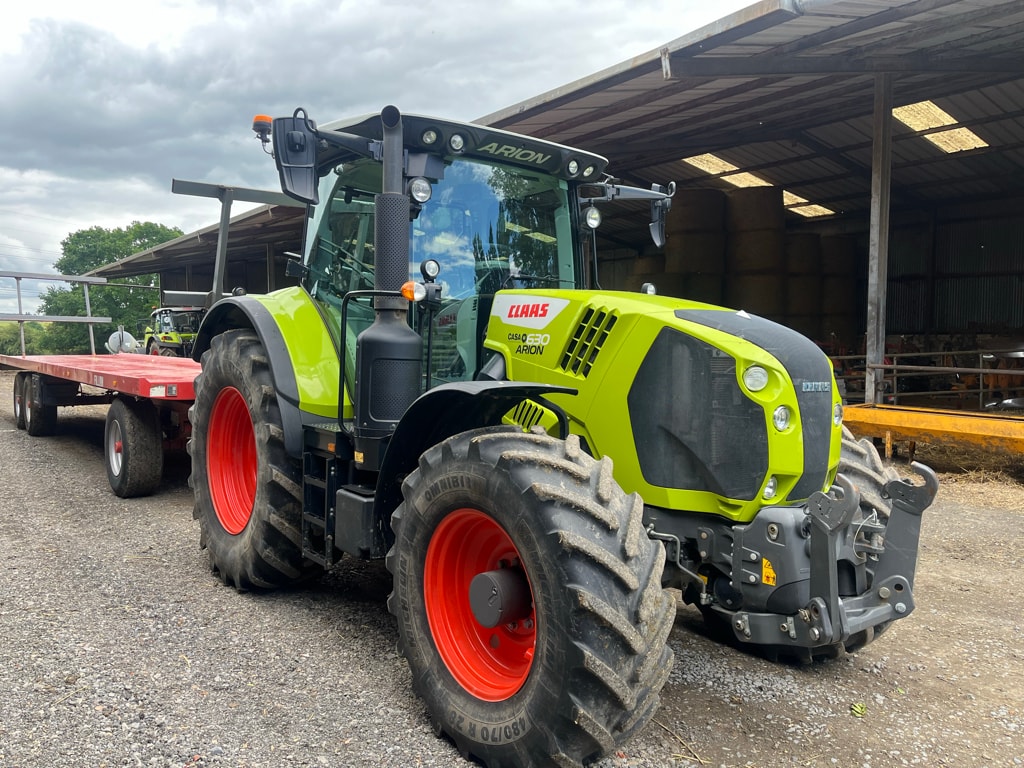 Tracteur CLAAS ARION 630 - photo slide 1