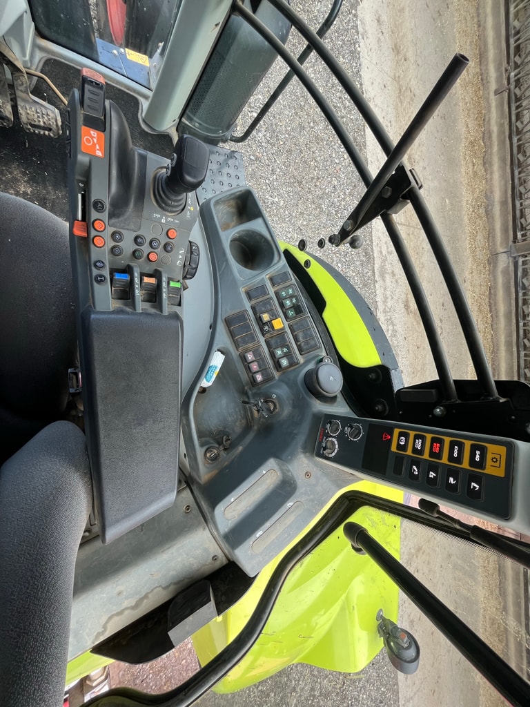 Tracteur CLAAS ARION 630 - photo slide 9