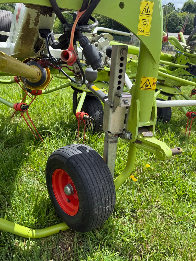 Faneuse CLAAS VOLTO 1100 - photo slide 8