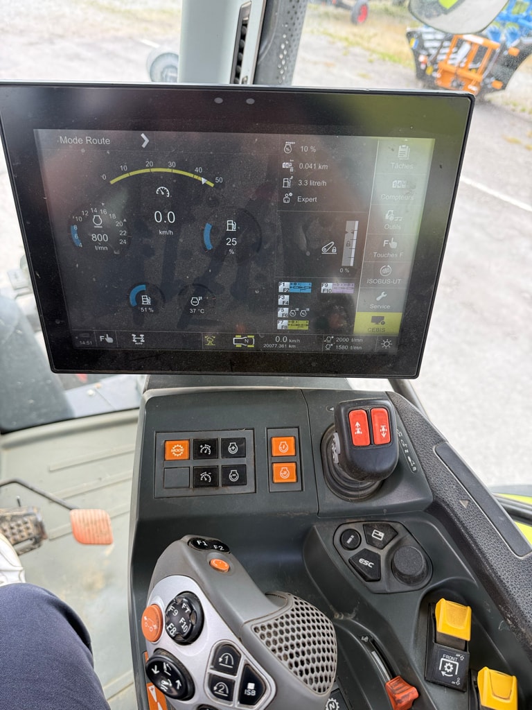 Tracteur CLAAS ARION 630 CMATIC CEBIS - photo slide 10