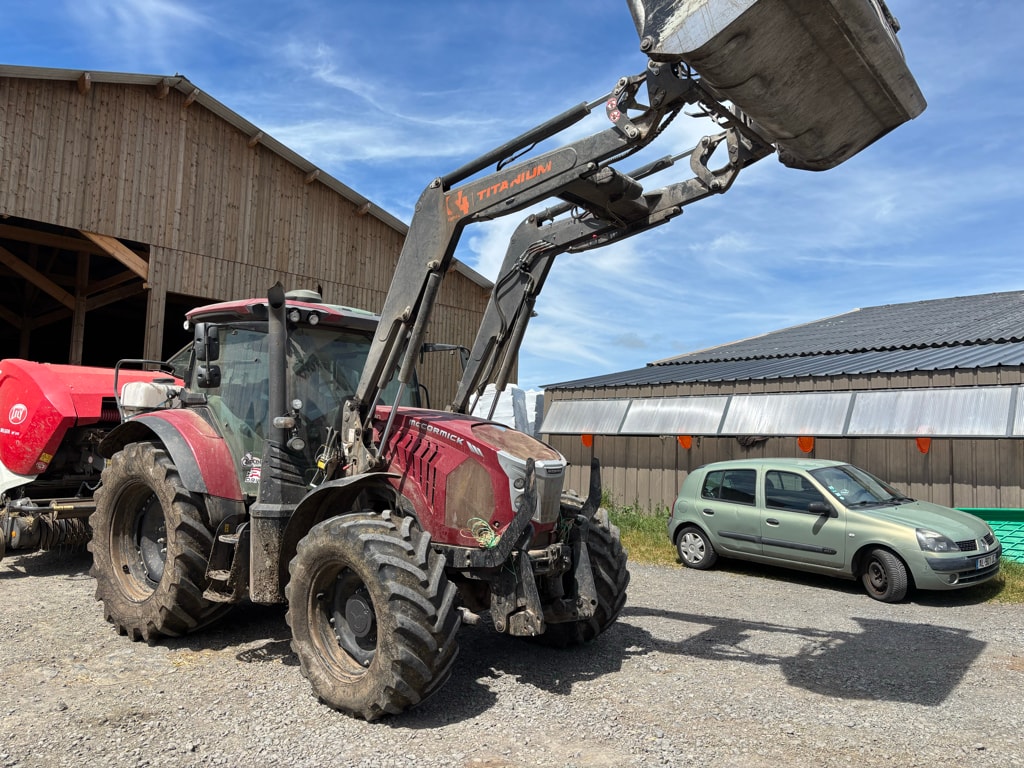 Tracteur chargeur MC CORMICK X7 617 PREMIUM - photo slide 2