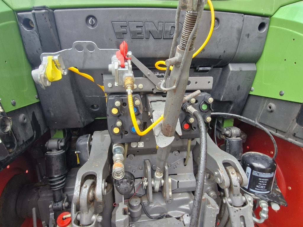 Tracteur FENDT 311 S4 - photo slide 10