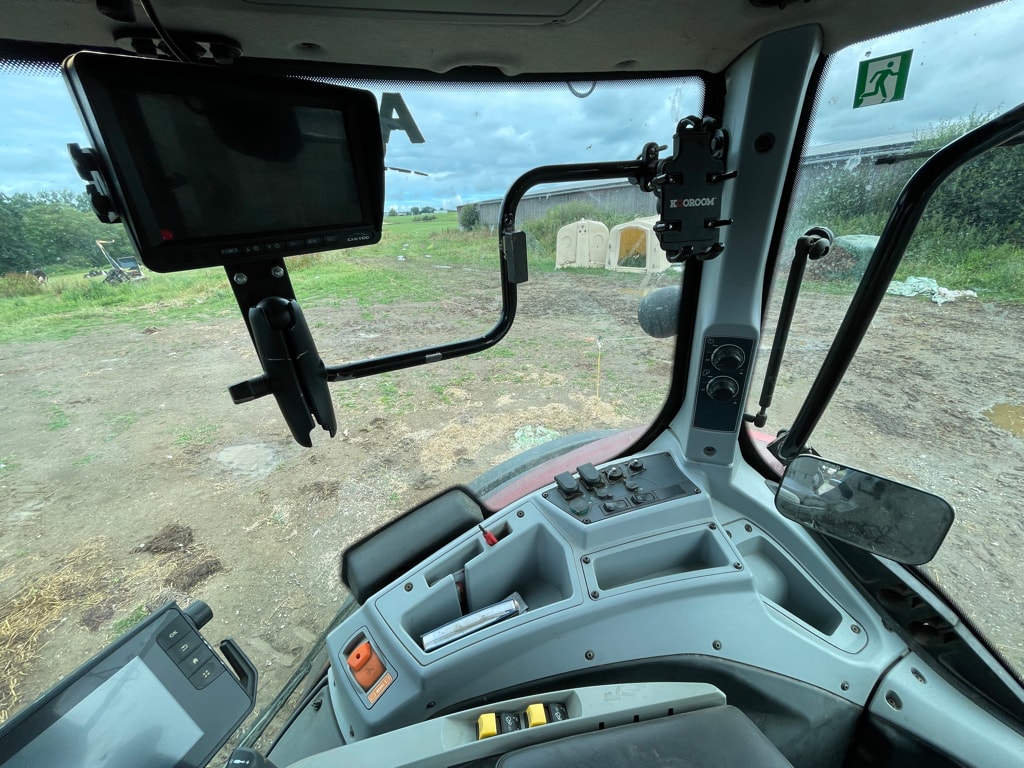 Tracteur VALTRA T254V - photo slide 13