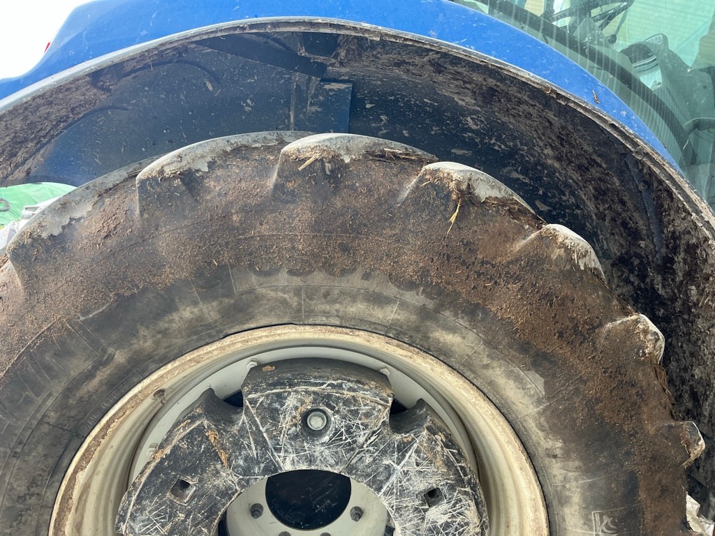 Tracteur chargeur NEW HOLLAND T7210 - photo slide 9