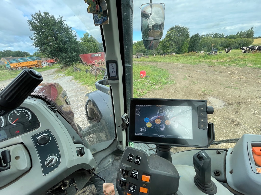Tracteur VALTRA T254V - photo slide 11
