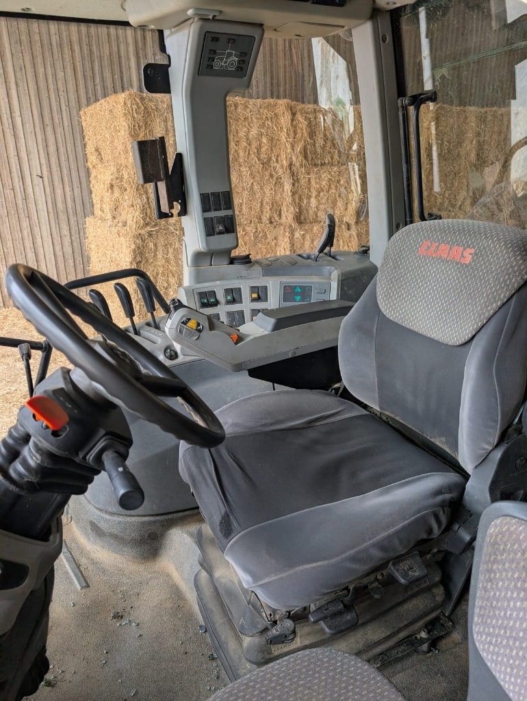 Tracteur CLAAS AXION 820 - photo slide 12